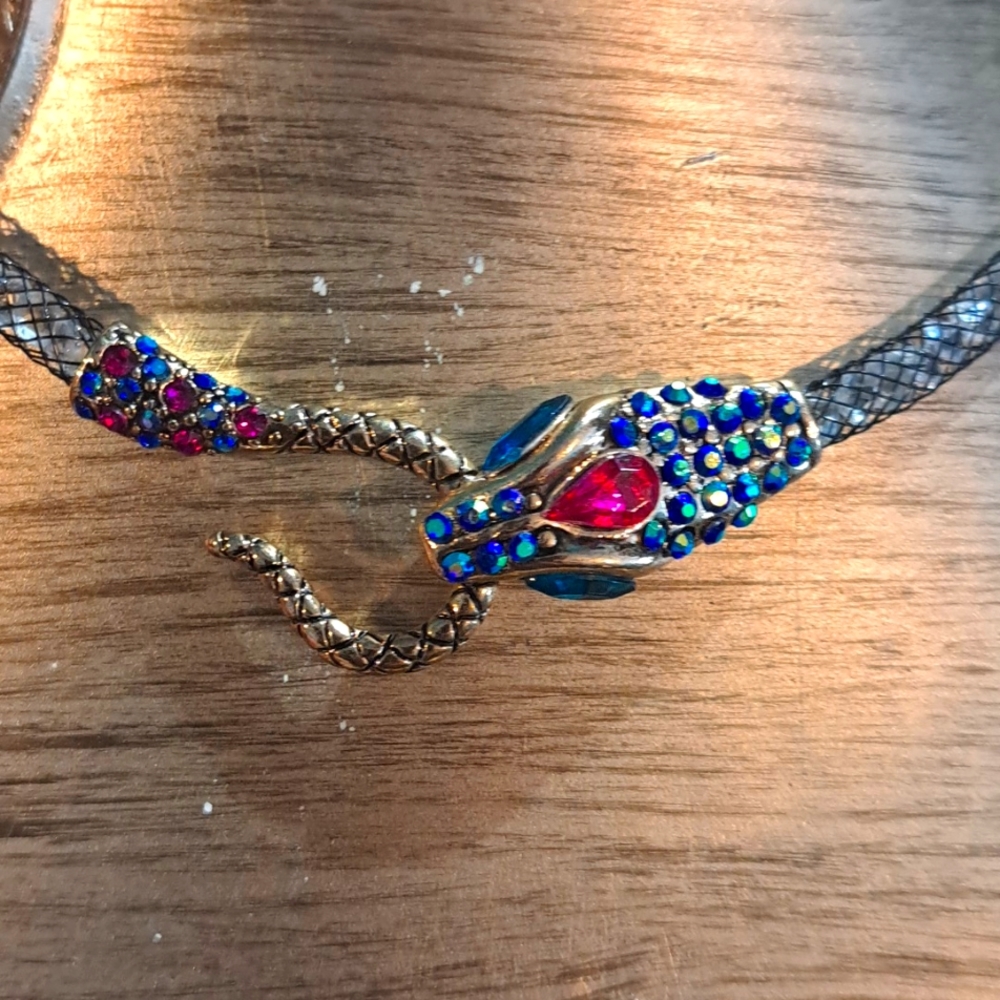 New Betsey Johnson neck
